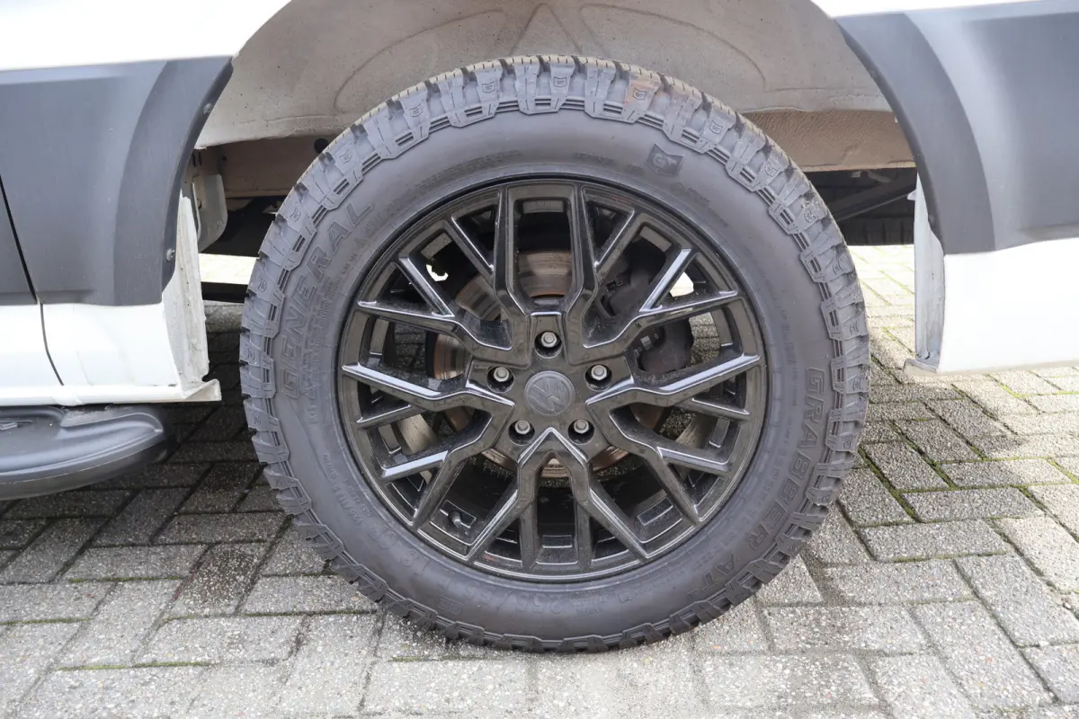 2.0 TDI L3 H3 140pk Black Line Airco Navigatie Spoilerpakket