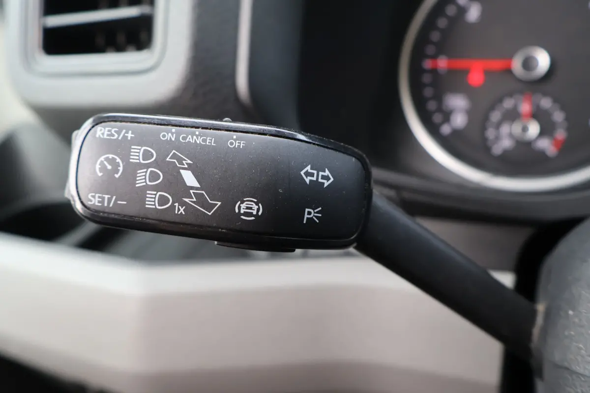 2.0 TDI L3 H3 140pk Black Line Airco Navigatie Spoilerpakket