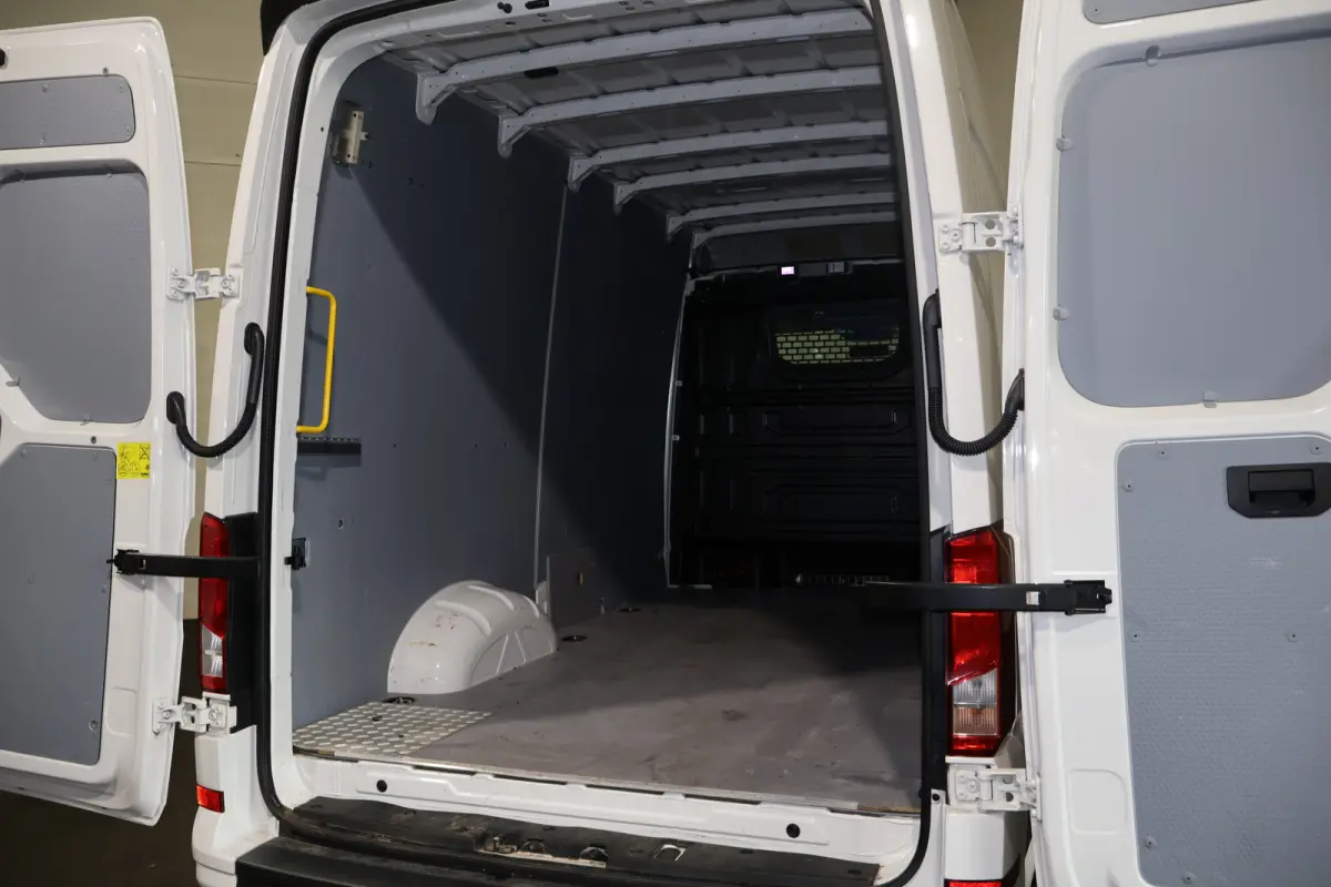 2.0 TDI L3 H3 140pk Black Line Airco Navigatie Spoilerpakket