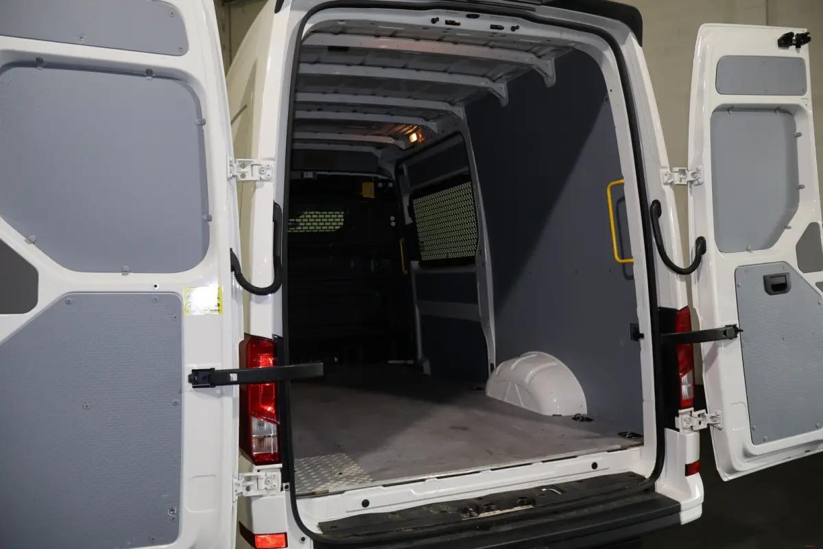2.0 TDI L3 H3 140pk Black Line Airco Navigatie Spoilerpakket