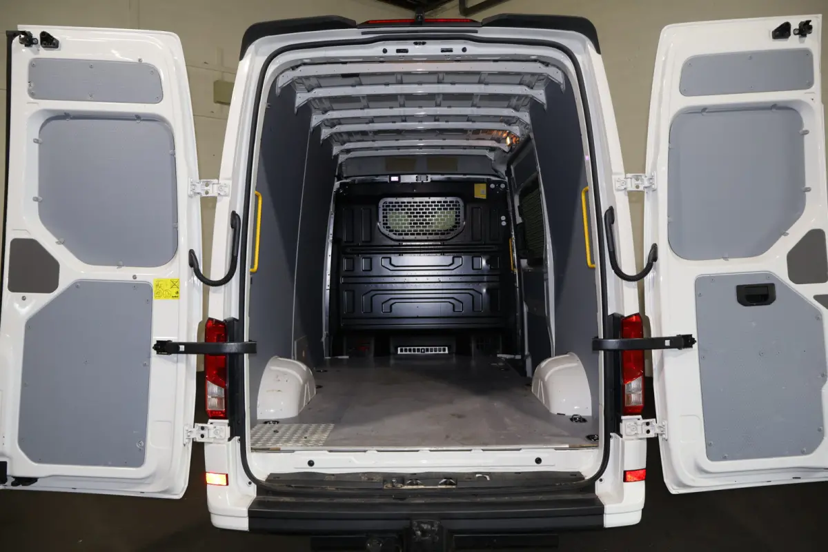 2.0 TDI L3 H3 140pk Black Line Airco Navigatie Spoilerpakket