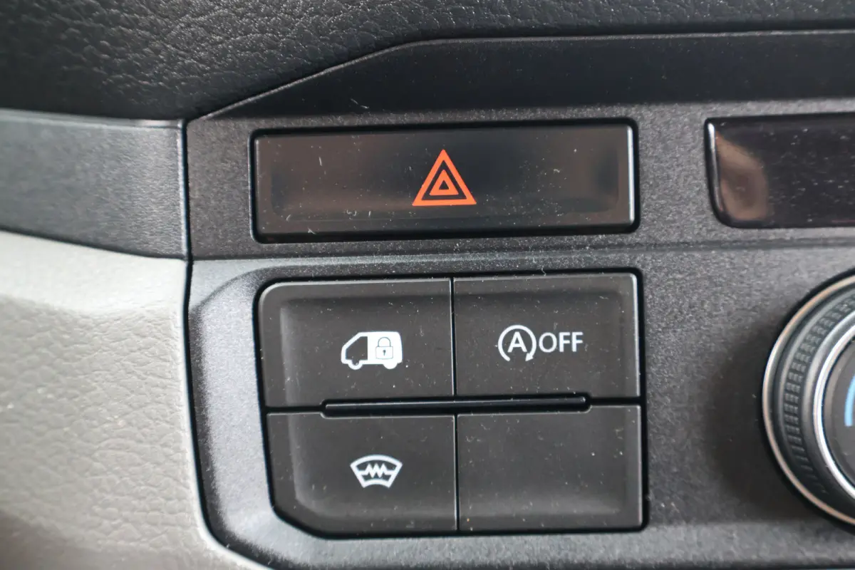 2.0 TDI L3 H3 140pk Black Line Airco Navigatie Spoilerpakket