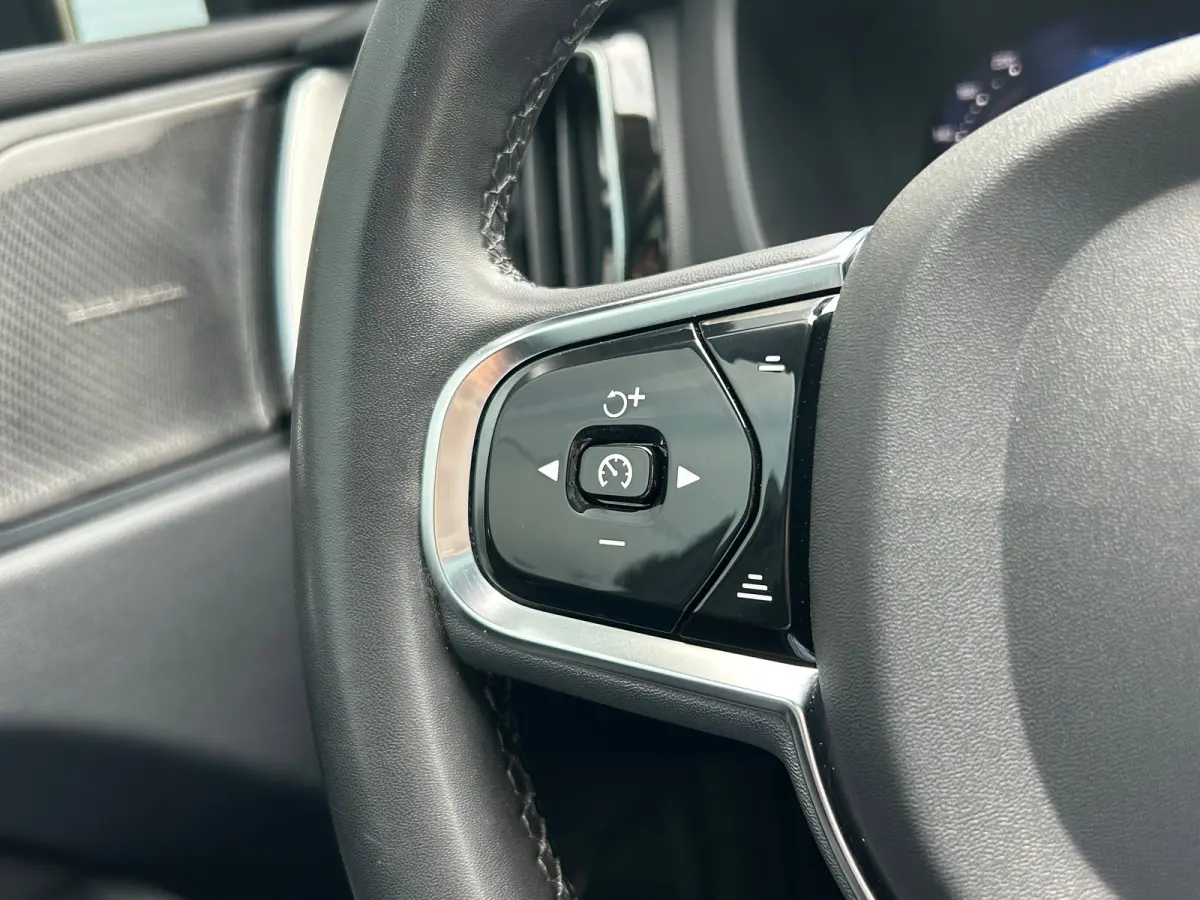2.0 T6 Plug-in hybrid AWD Plus Dark | Panoramadak | Harman/Kardon | Trekhaak | 360 Camera |