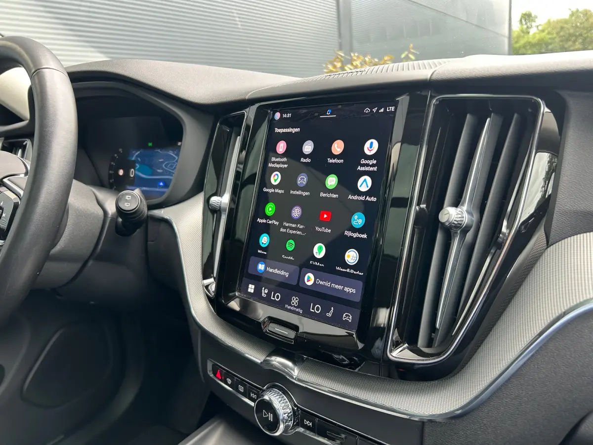 2.0 T6 Plug-in hybrid AWD Plus Dark | Panoramadak | Harman/Kardon | Trekhaak | 360 Camera |