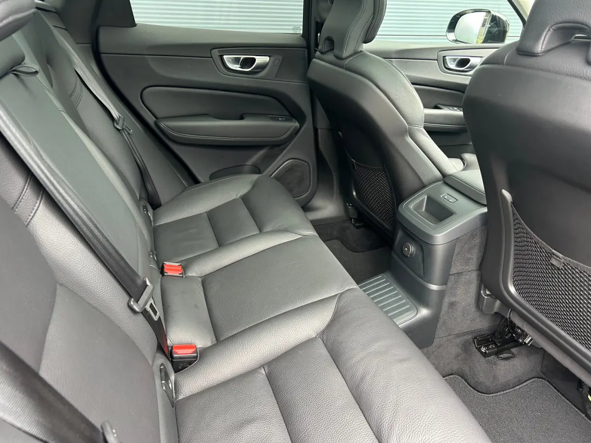 2.0 T6 Plug-in hybrid AWD Plus Dark | Panoramadak | Harman/Kardon | Trekhaak | 360 Camera |