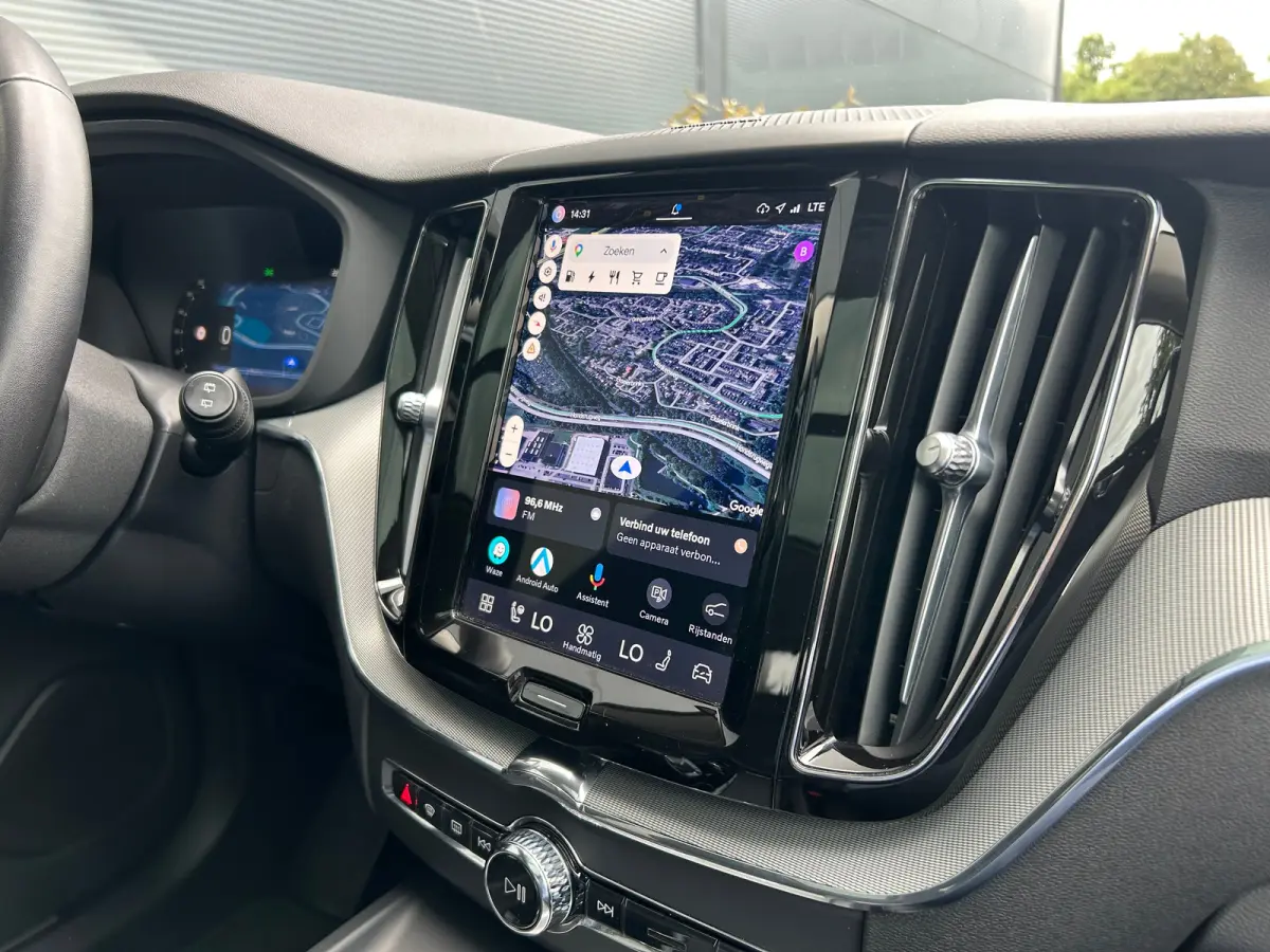 2.0 T6 Plug-in hybrid AWD Plus Dark | Panoramadak | Harman/Kardon | Trekhaak | 360 Camera |