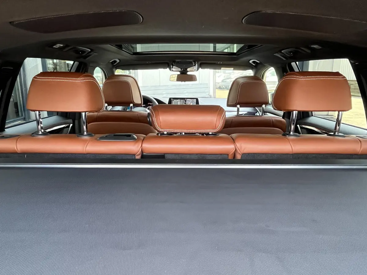 520i High Executive Edition | NL Auto/2e Eig./Voll.Historie/Individual+M-Sportpakket/Leder/Camera/Head-Up/Pano.Dak