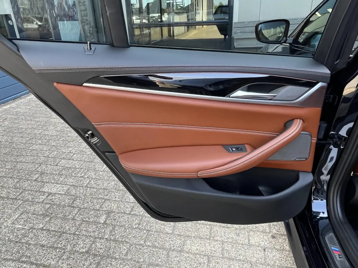 520i High Executive Edition | NL Auto/2e Eig./Voll.Historie/Individual+M-Sportpakket/Leder/Camera/Head-Up/Pano.Dak