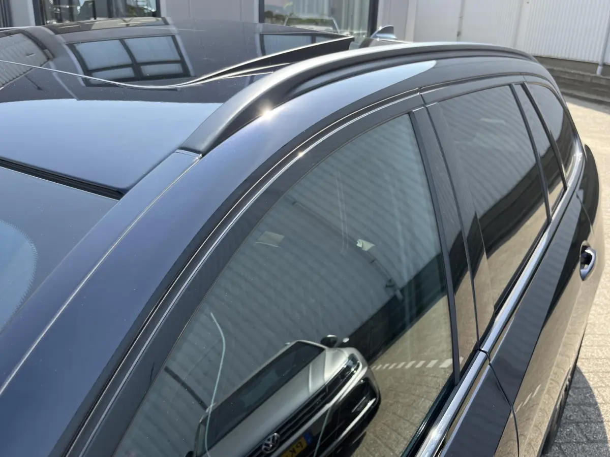 520i High Executive Edition | NL Auto/2e Eig./Voll.Historie/Individual+M-Sportpakket/Leder/Camera/Head-Up/Pano.Dak