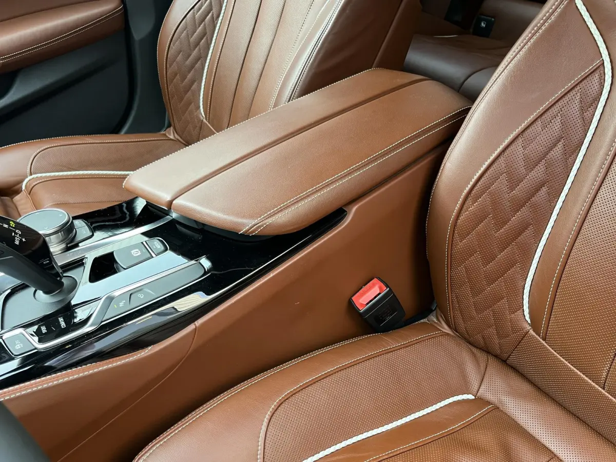520i High Executive Edition | NL Auto/2e Eig./Voll.Historie/Individual+M-Sportpakket/Leder/Camera/Head-Up/Pano.Dak