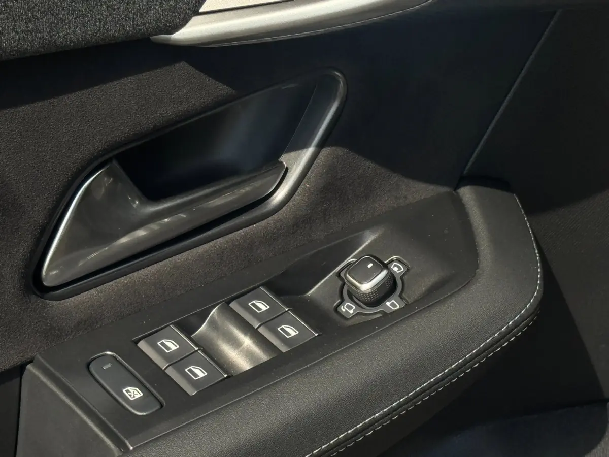 1.6 Turbo Plug-in-Hybrid Business Edition PANO DAK/AFN.B.TREKH/H UP.