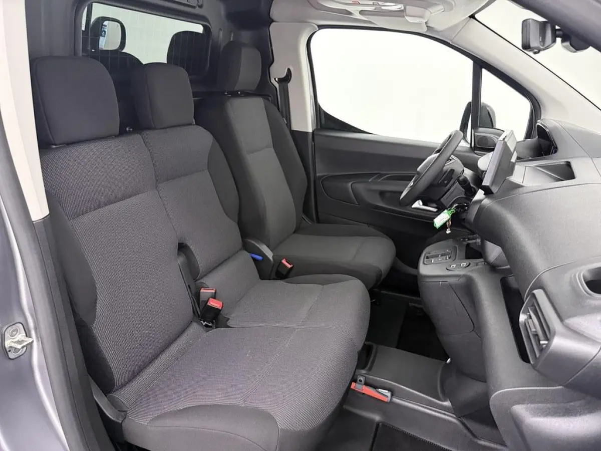 1.5HDi 130 Automaat 3p Camera+/Nav/Vc/ Betimmering/CarPlay/Airco/Cruise