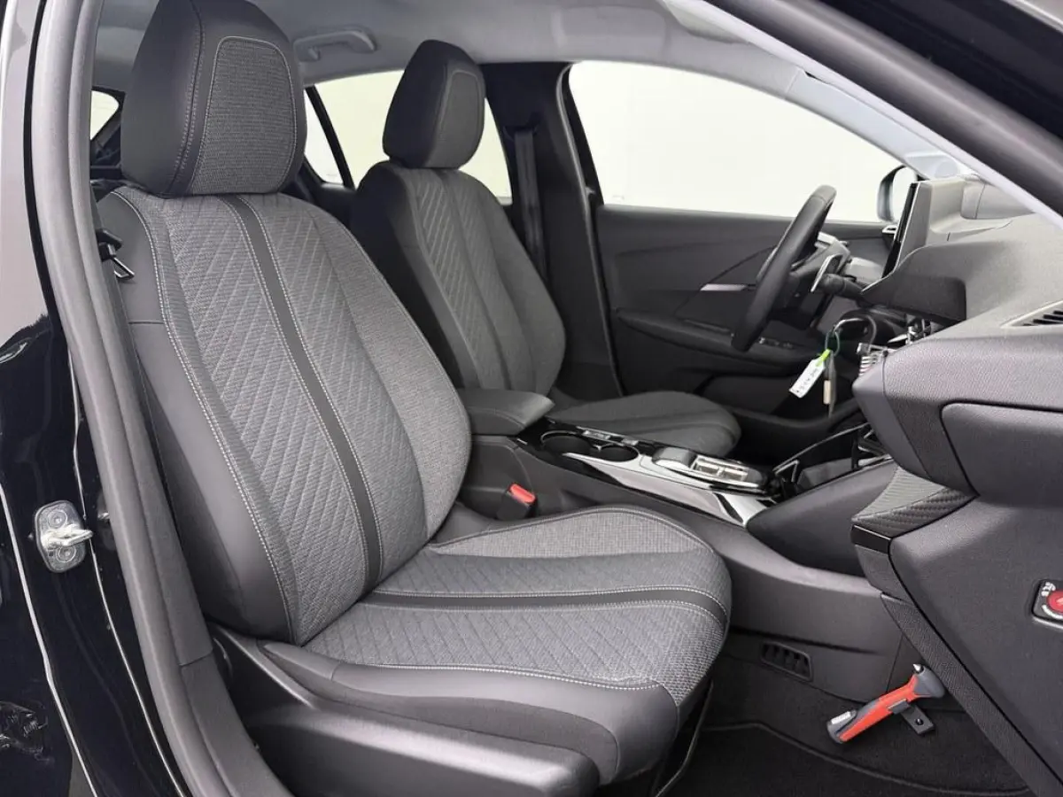 1.2T Hybrid Aut. Allure 360.Camera/Nav/H.Leder