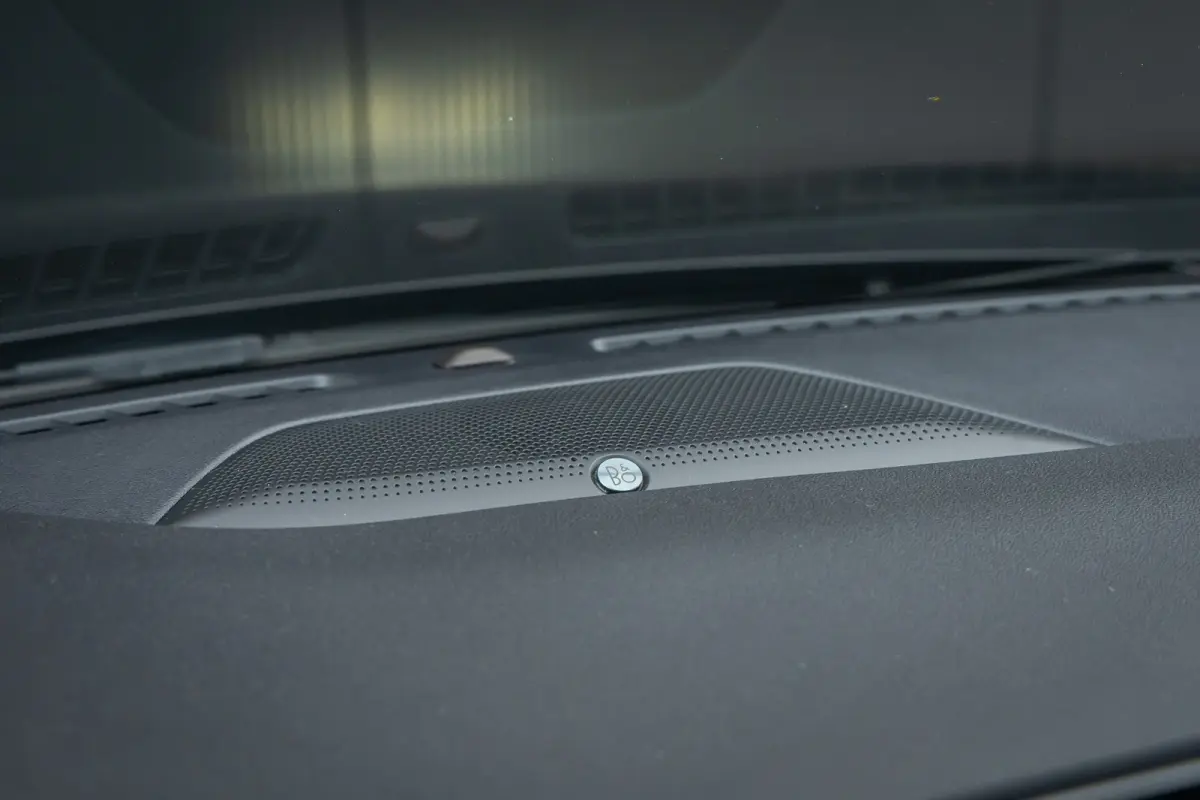 2.5 PHEV Titanium X | 100% dealer o.h. | Adaptieve cruise | Dodehoek detectie | Elec. achterklep | B&O Audio incl DAB |  Camera | Full LED