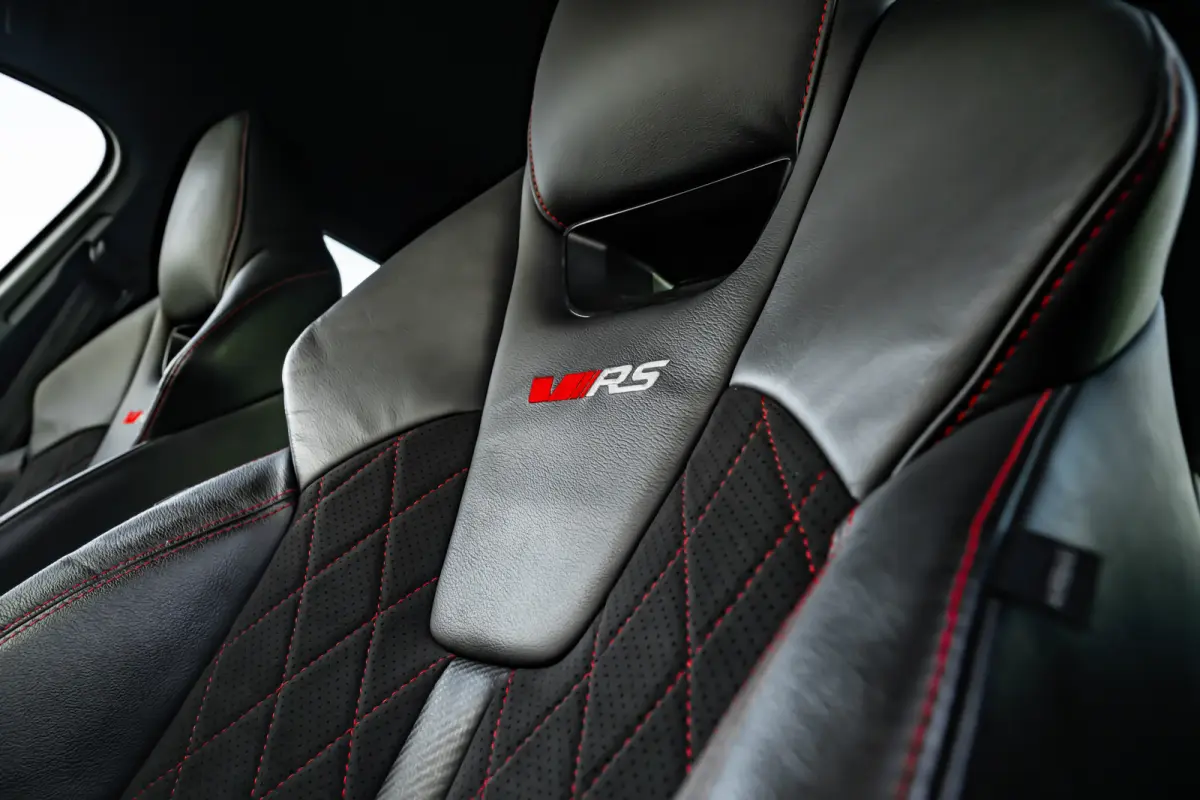 1.4 TSI RS iV PHEV Business 245PK DSG/AUTO | Elektr. Stoel incl MEmory l Head-up display | Camera | Stoel/stuurverwarming | App connect | Cruise control Adapt | Dodehoek detectie |  Keyless 