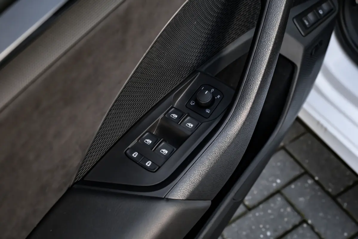 1.4 TSI RS iV PHEV Business 245PK DSG/AUTO | Elektr. Stoel incl MEmory l Head-up display | Camera | Stoel/stuurverwarming | App connect | Cruise control Adapt | Dodehoek detectie |  Keyless 