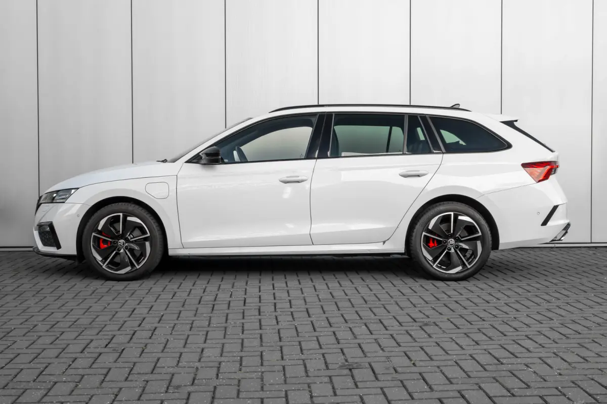 1.4 TSI RS iV PHEV Business 245PK DSG/AUTO | Elektr. Stoel incl MEmory l Head-up display | Camera | Stoel/stuurverwarming | App connect | Cruise control Adapt | Dodehoek detectie |  Keyless 