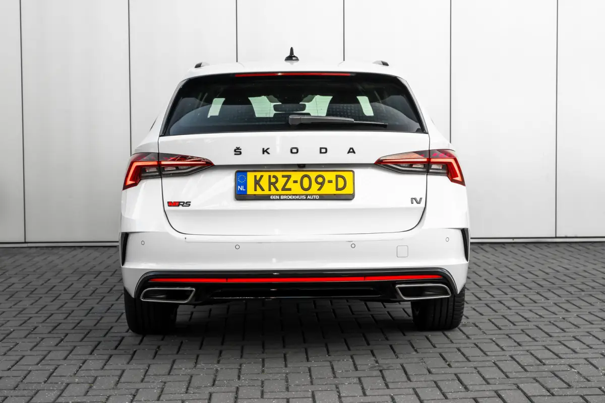 1.4 TSI RS iV PHEV Business 245PK DSG/AUTO | Elektr. Stoel incl MEmory l Head-up display | Camera | Stoel/stuurverwarming | App connect | Cruise control Adapt | Dodehoek detectie |  Keyless 