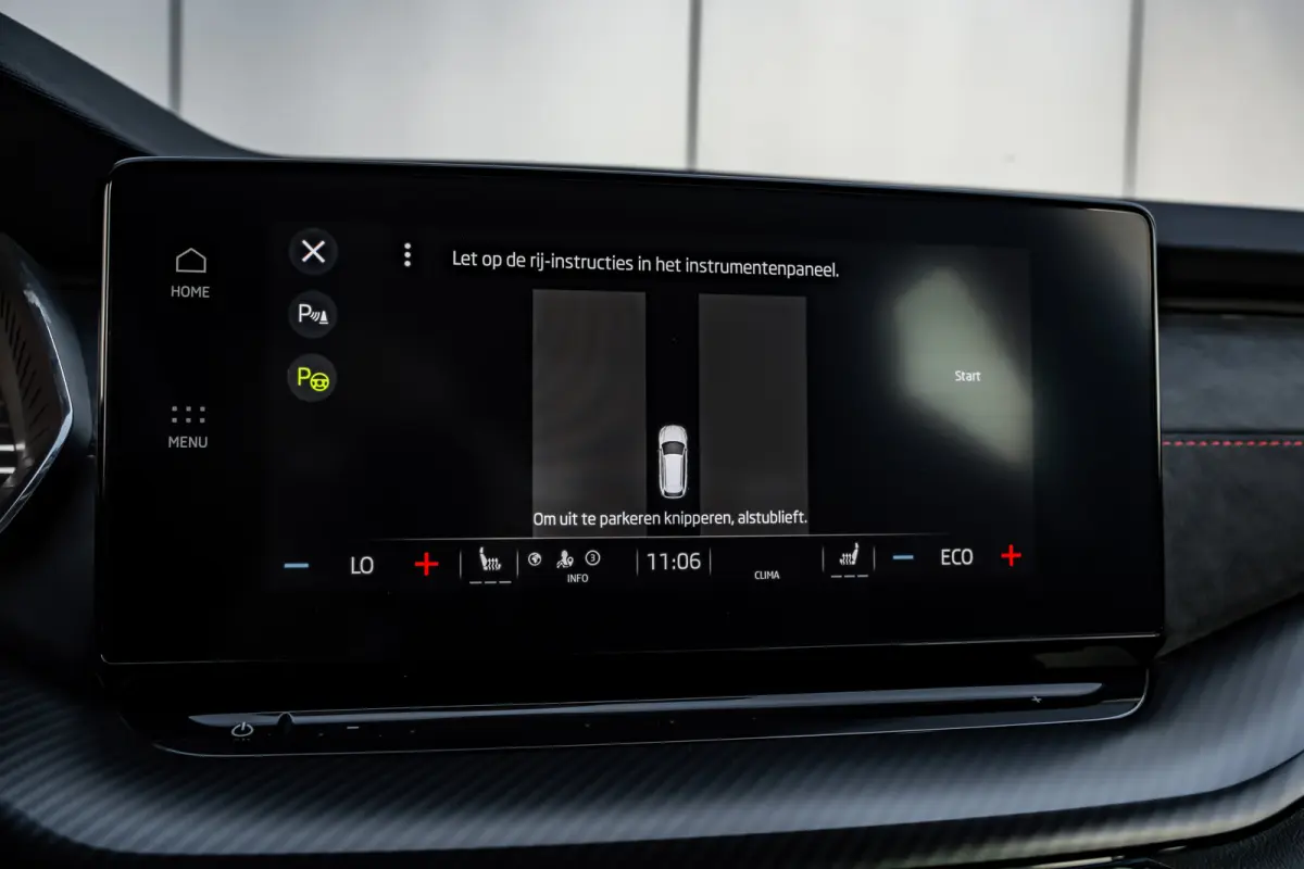 1.4 TSI RS iV PHEV Business 245PK DSG/AUTO | Elektr. Stoel incl MEmory l Head-up display | Camera | Stoel/stuurverwarming | App connect | Cruise control Adapt | Dodehoek detectie |  Keyless 