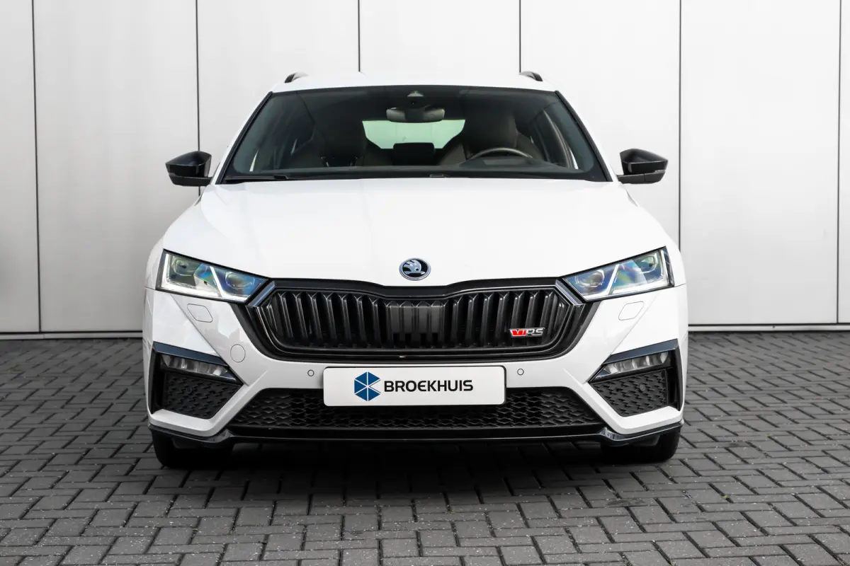 1.4 TSI RS iV PHEV Business 245PK DSG/AUTO | Elektr. Stoel incl MEmory l Head-up display | Camera | Stoel/stuurverwarming | App connect | Cruise control Adapt | Dodehoek detectie |  Keyless 
