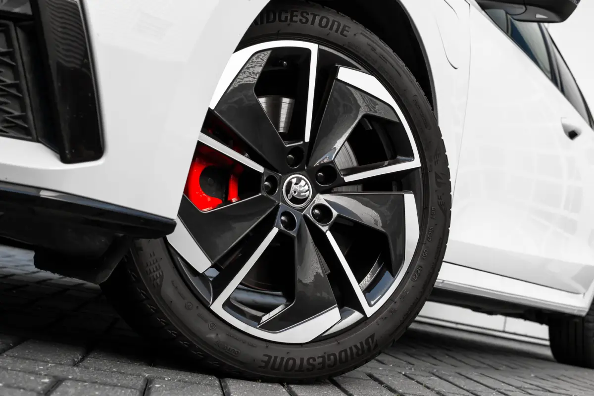 1.4 TSI RS iV PHEV Business 245PK DSG/AUTO | Elektr. Stoel incl MEmory l Head-up display | Camera | Stoel/stuurverwarming | App connect | Cruise control Adapt | Dodehoek detectie |  Keyless 