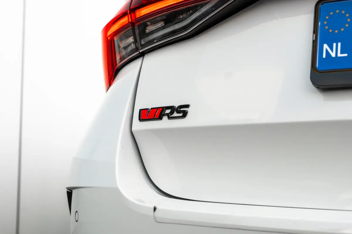 1.4 TSI RS iV PHEV Business 245PK DSG/AUTO | Elektr. Stoel incl MEmory l Head-up display | Camera | Stoel/stuurverwarming | App connect | Cruise control Adapt | Dodehoek detectie |  Keyless 