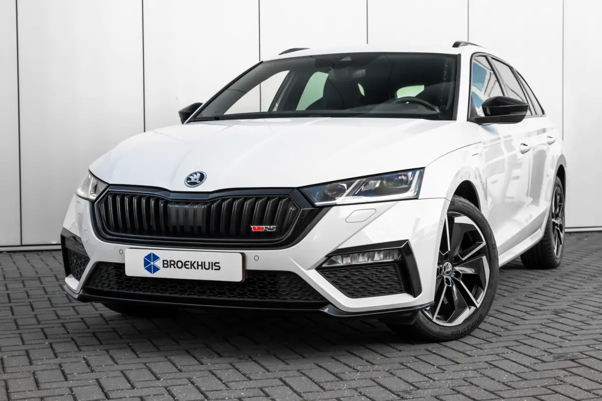 1.4 TSI RS iV PHEV Business 245PK DSG/AUTO | Elektr. Stoel incl MEmory l Head-up display | Camera | Stoel/stuurverwarming | App connect | Cruise control Adapt | Dodehoek detectie |  Keyless 
