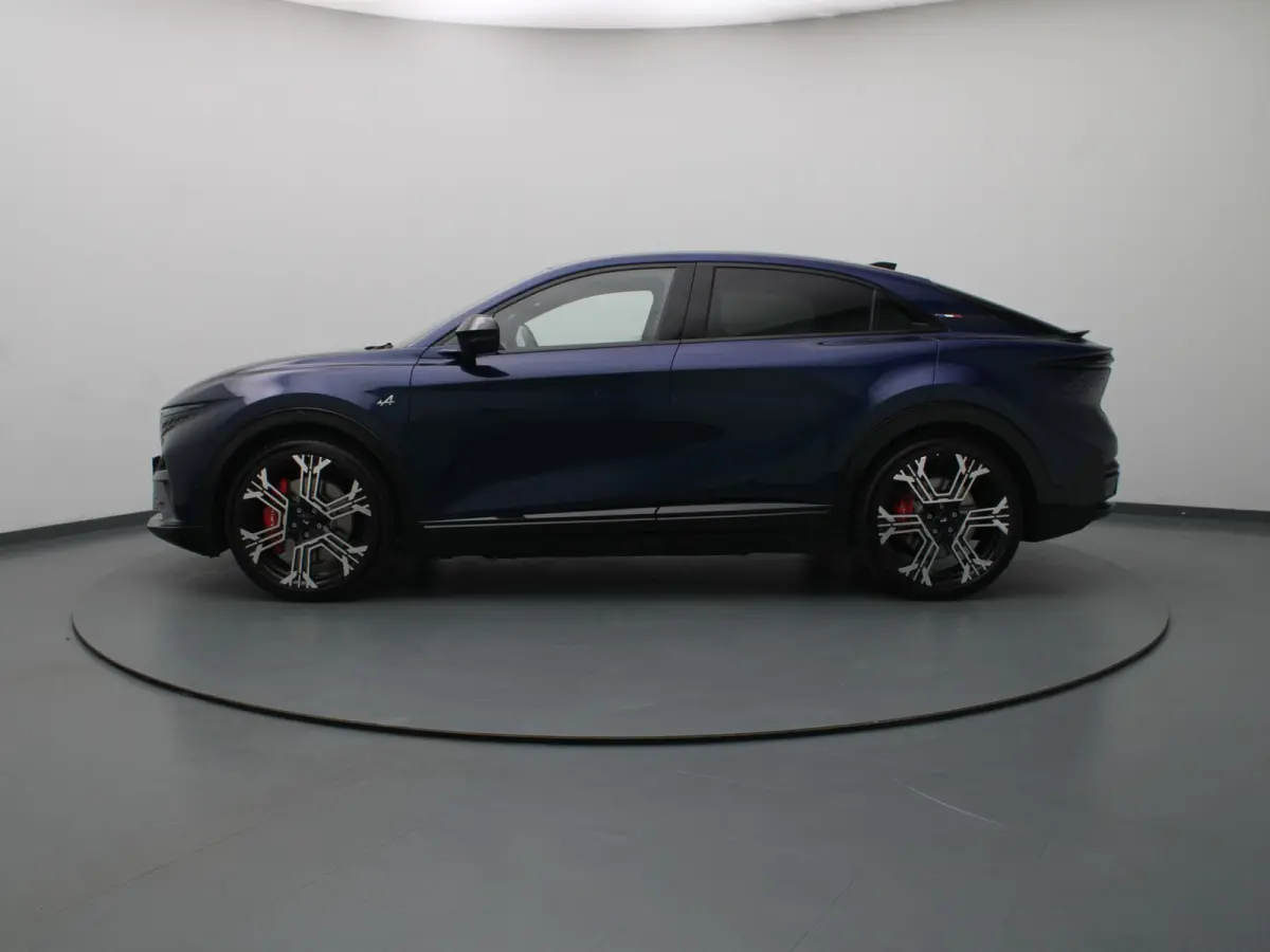 GT 89kWh Pack Driving | 22 kW Boordlader | 21' Snowflake