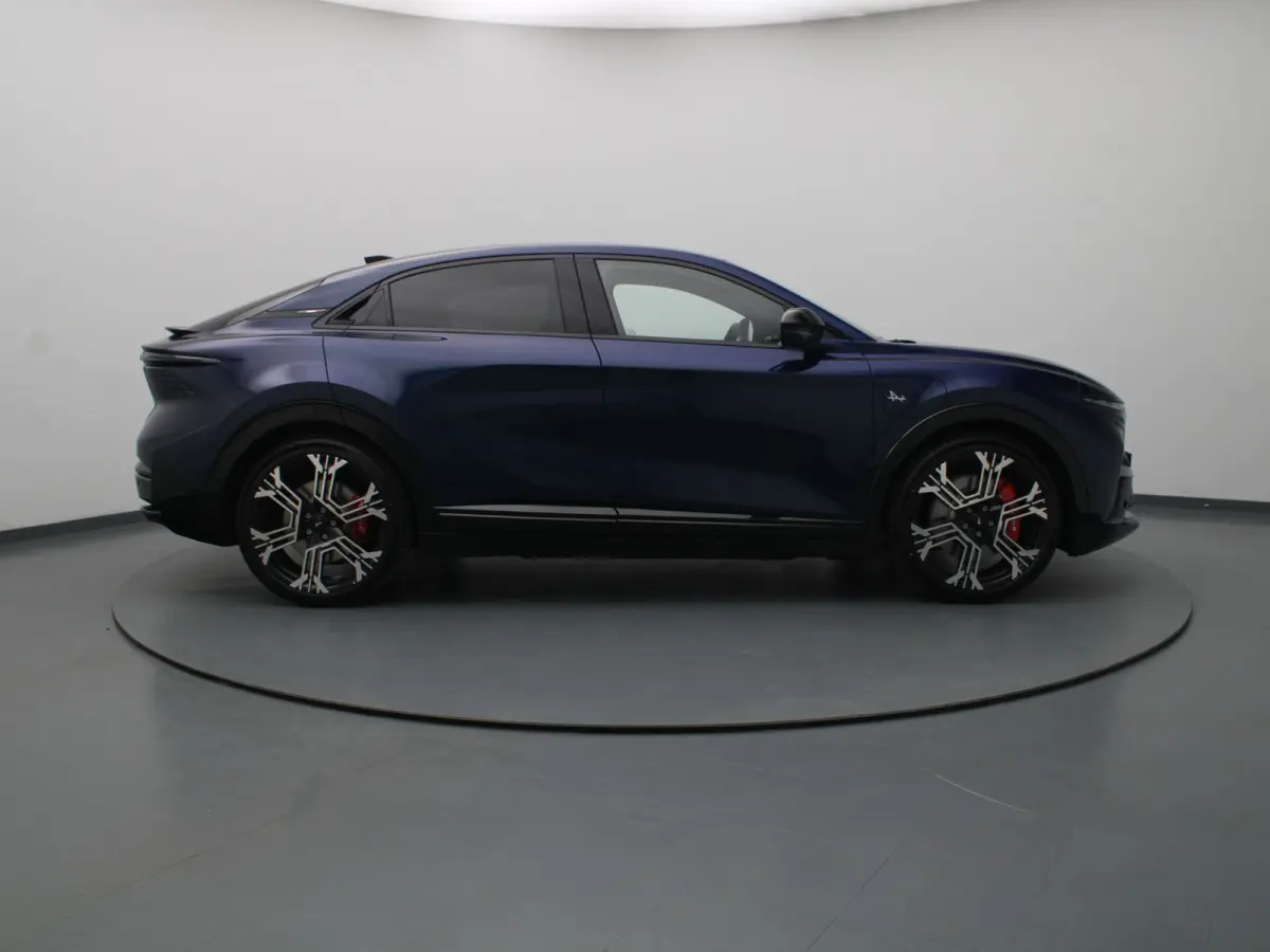 GT 89kWh Pack Driving | 22 kW Boordlader | 21' Snowflake