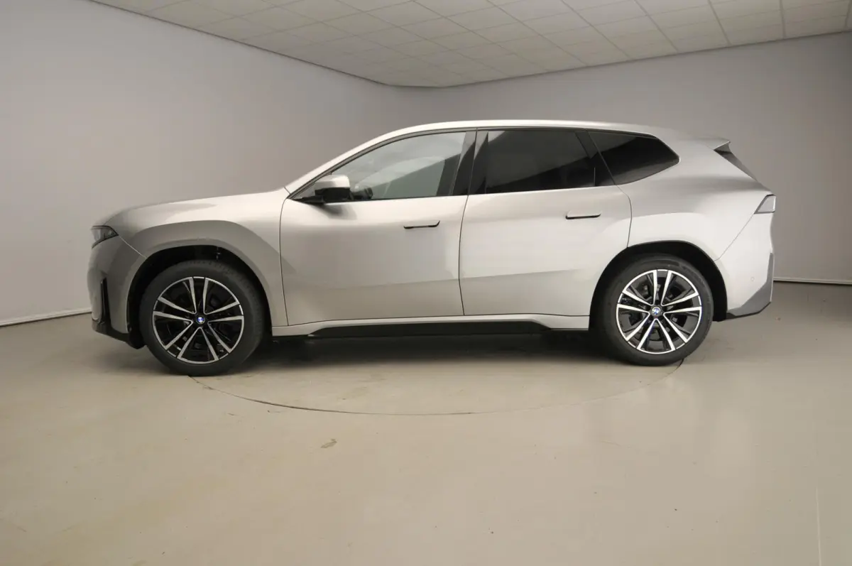 40 eDrive M Sportpakket / Panoramadak / Trekhaak / Getint glas / Park assist