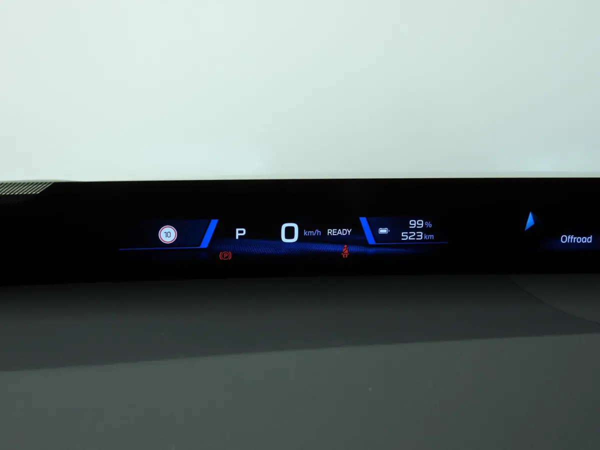 40 eDrive M Sportpakket / Panoramadak / Trekhaak / Getint glas / Park assist