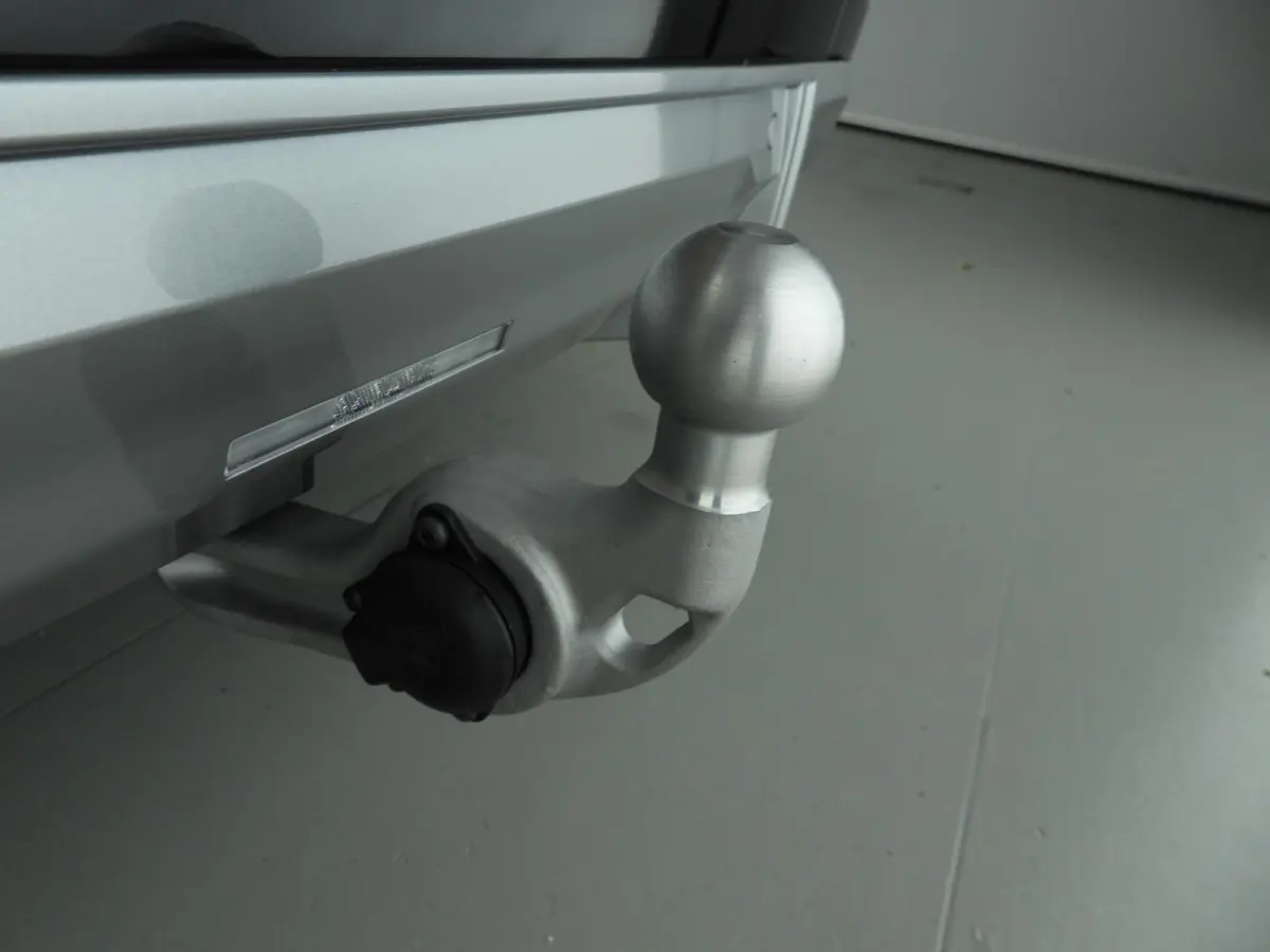 40 eDrive M Sportpakket / Panoramadak / Trekhaak / Getint glas / Park assist