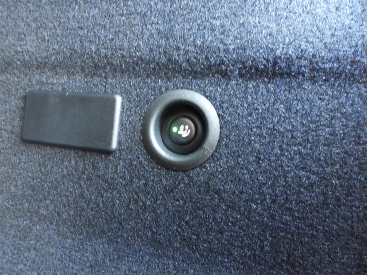 40 eDrive M Sportpakket / Panoramadak / Trekhaak / Getint glas / Park assist