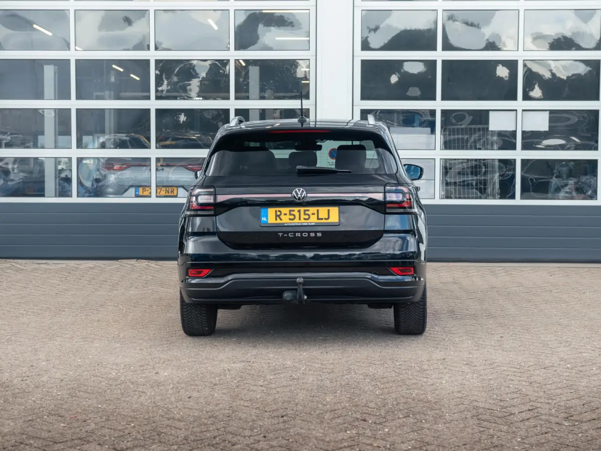 1.0 TSI R-Line l Automaat l R-Line l Achteruitrijcamera l Apple Car Play / Android auto l 18 Inch l Trekhaak