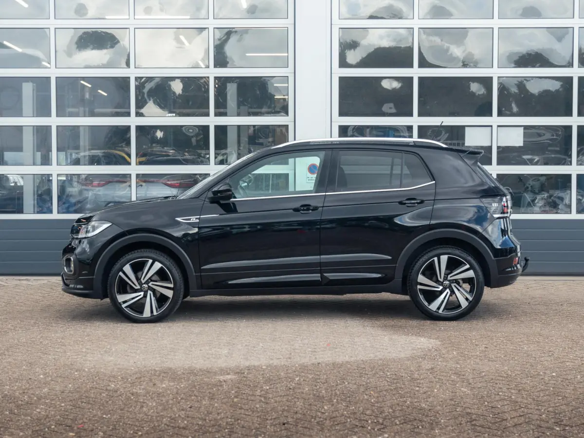 1.0 TSI R-Line l Automaat l R-Line l Achteruitrijcamera l Apple Car Play / Android auto l 18 Inch l Trekhaak