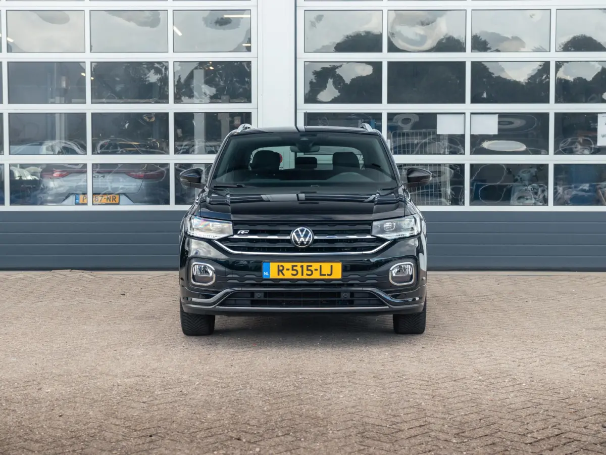 1.0 TSI R-Line l Automaat l R-Line l Achteruitrijcamera l Apple Car Play / Android auto l 18 Inch l Trekhaak