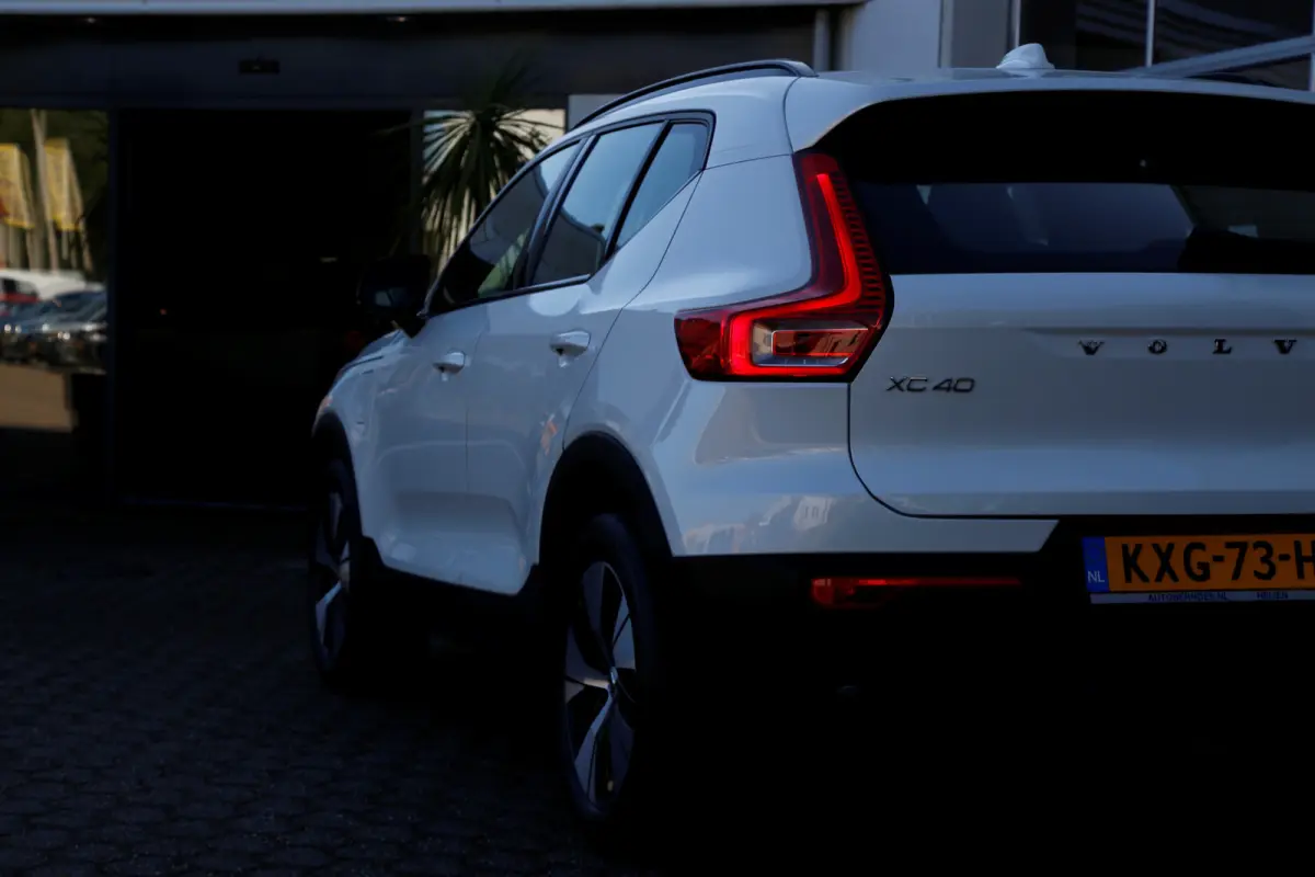 1.5 T4 Plug-in hybrid Plus Dark*Perfect Onderh.*Half Leder R-Design stoelen/Stoelverw./Stuurverw./Camera/H&K/DAB/LED/Apple Carplay-Android/Keyless Entry+Go/Parkeersens.V+A/18 inch LM*