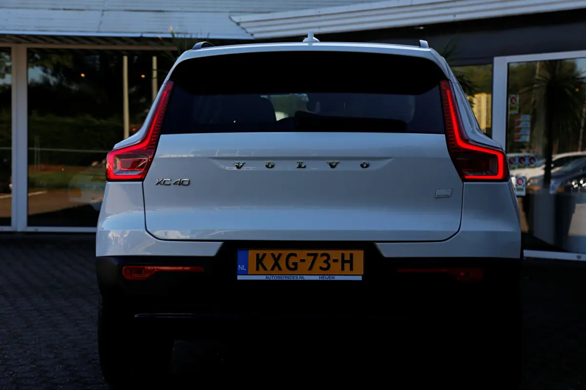 1.5 T4 Plug-in hybrid Plus Dark*Perfect Onderh.*Half Leder R-Design stoelen/Stoelverw./Stuurverw./Camera/H&K/DAB/LED/Apple Carplay-Android/Keyless Entry+Go/Parkeersens.V+A/18 inch LM*
