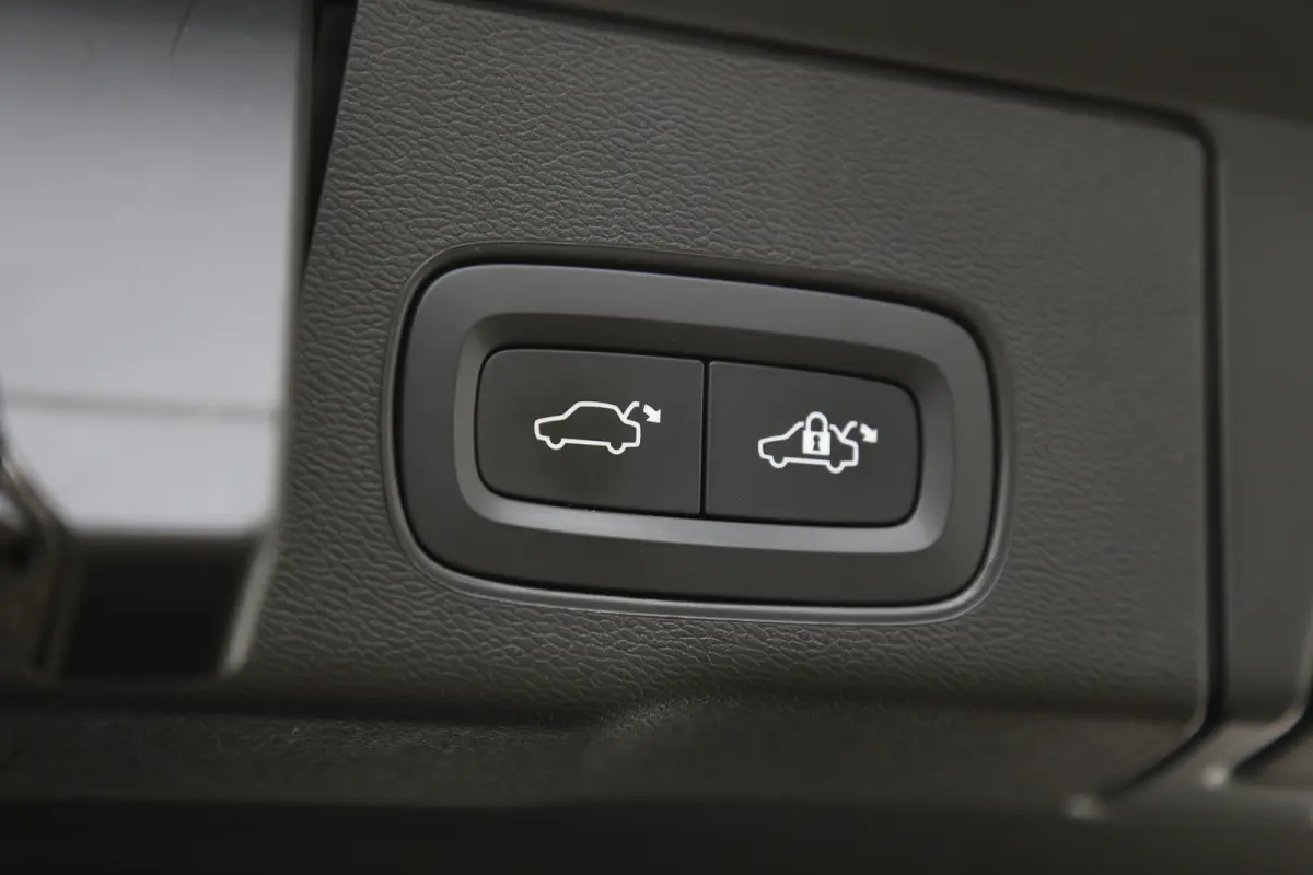 2.0 T6 Plug-in hybrid Long Range AWD Inscription*Perfect Volvo Onderh.*ACC/Pilot ass./Elek. Trekhaak/Sport Leder/Stoelverw./Stuurverw./Pano/H&K/360/DAB/Keyless Entry+Go/Apple Carplay-Android