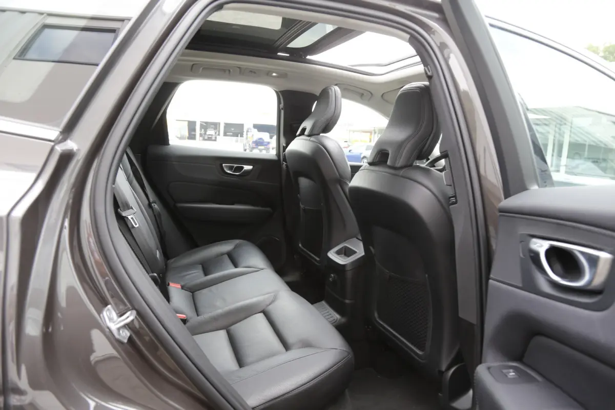 2.0 T6 Plug-in hybrid Long Range AWD Inscription*Perfect Volvo Onderh.*ACC/Pilot ass./Elek. Trekhaak/Sport Leder/Stoelverw./Stuurverw./Pano/H&K/360/DAB/Keyless Entry+Go/Apple Carplay-Android