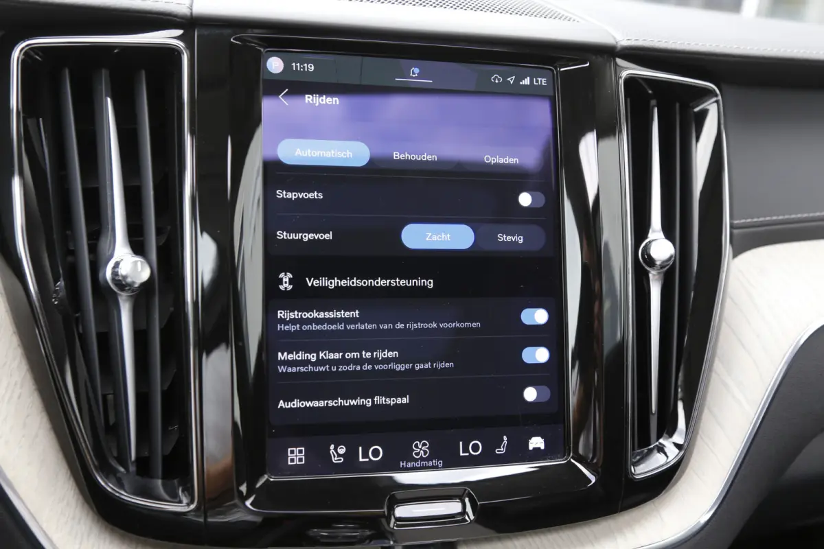 2.0 T6 Plug-in hybrid Long Range AWD Inscription*Perfect Volvo Onderh.*ACC/Pilot ass./Elek. Trekhaak/Sport Leder/Stoelverw./Stuurverw./Pano/H&K/360/DAB/Keyless Entry+Go/Apple Carplay-Android