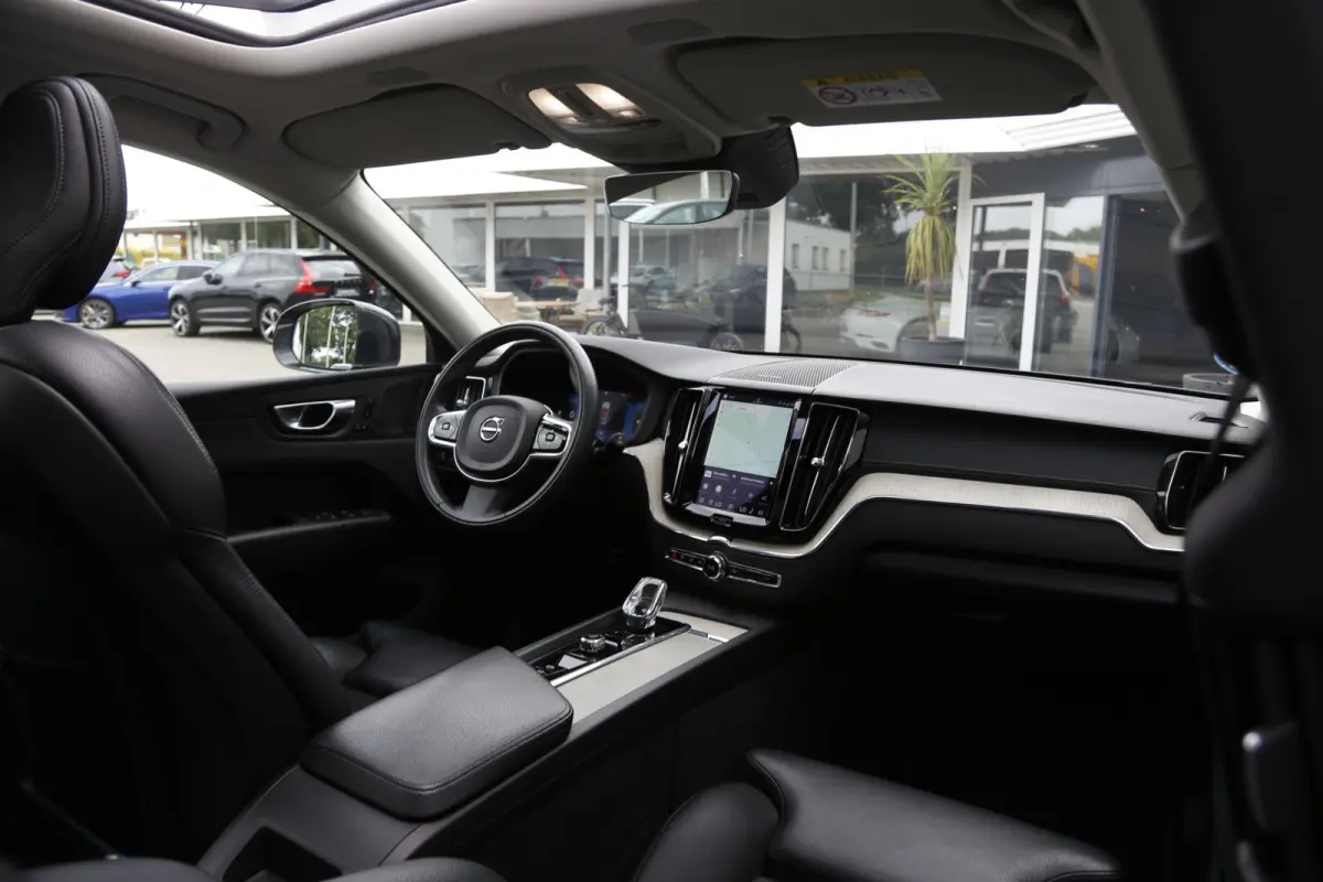 2.0 T6 Plug-in hybrid Long Range AWD Inscription*Perfect Volvo Onderh.*ACC/Pilot ass./Elek. Trekhaak/Sport Leder/Stoelverw./Stuurverw./Pano/H&K/360/DAB/Keyless Entry+Go/Apple Carplay-Android