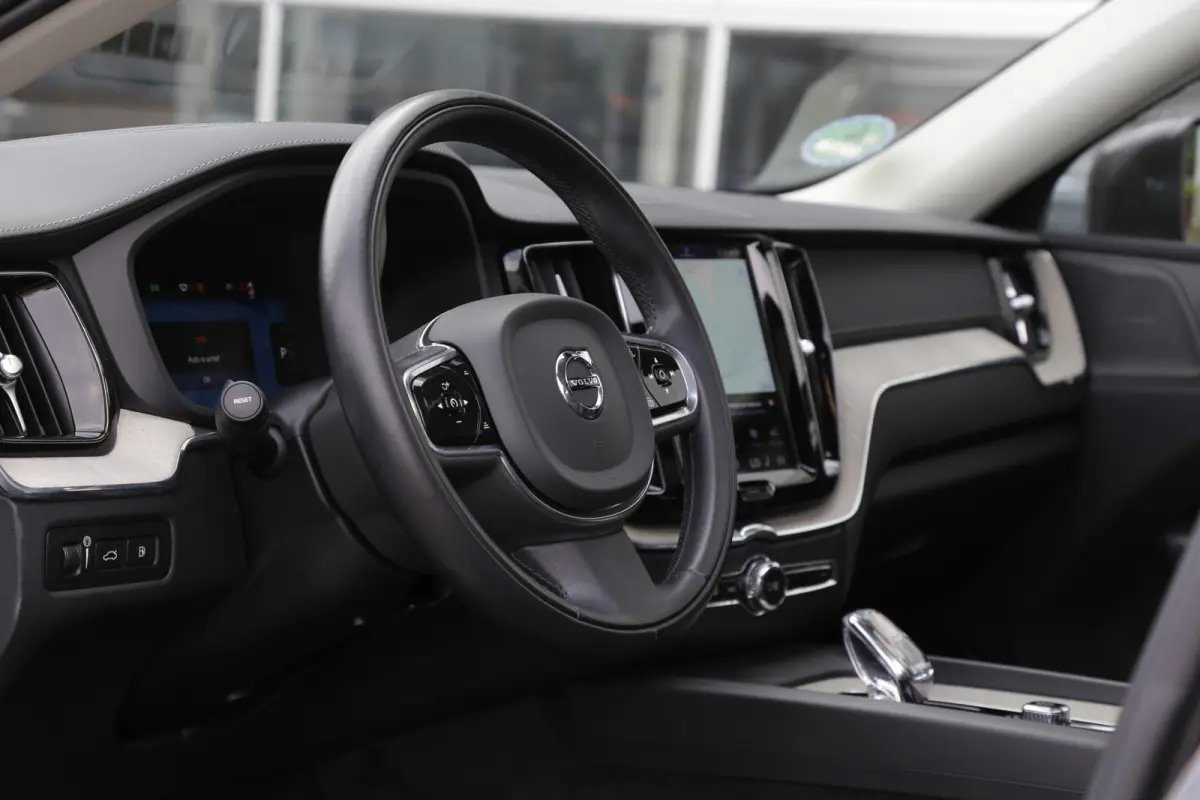 2.0 T6 Plug-in hybrid Long Range AWD Inscription*Perfect Volvo Onderh.*ACC/Pilot ass./Elek. Trekhaak/Sport Leder/Stoelverw./Stuurverw./Pano/H&K/360/DAB/Keyless Entry+Go/Apple Carplay-Android