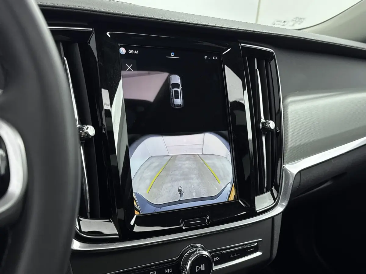 2.0 T8 AWD Inscription | Trekhaak | PDC V+A en 360 camera | Matrix koplampern | Extra getnt glas | Lederen bekleding |