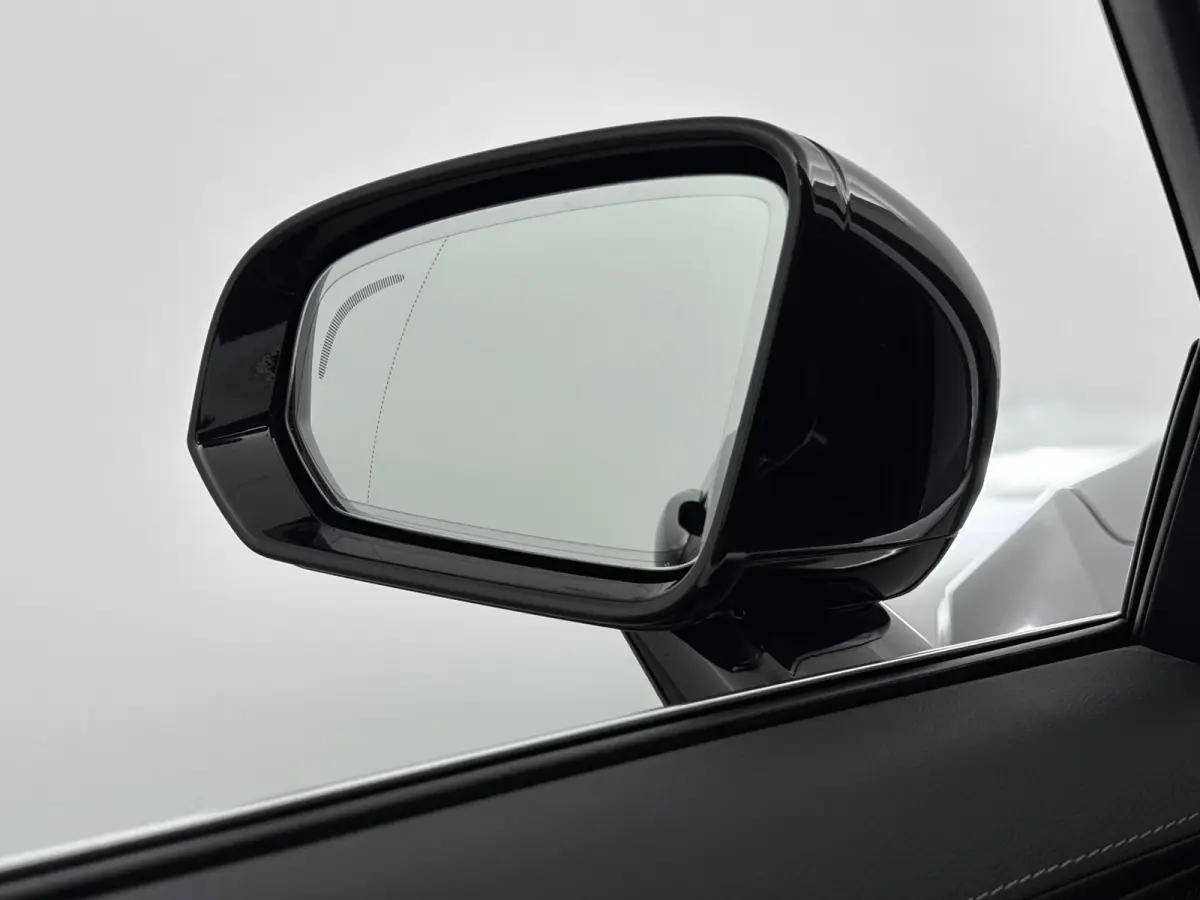 2.0 T8 AWD Inscription | Trekhaak | PDC V+A en 360 camera | Matrix koplampern | Extra getnt glas | Lederen bekleding |