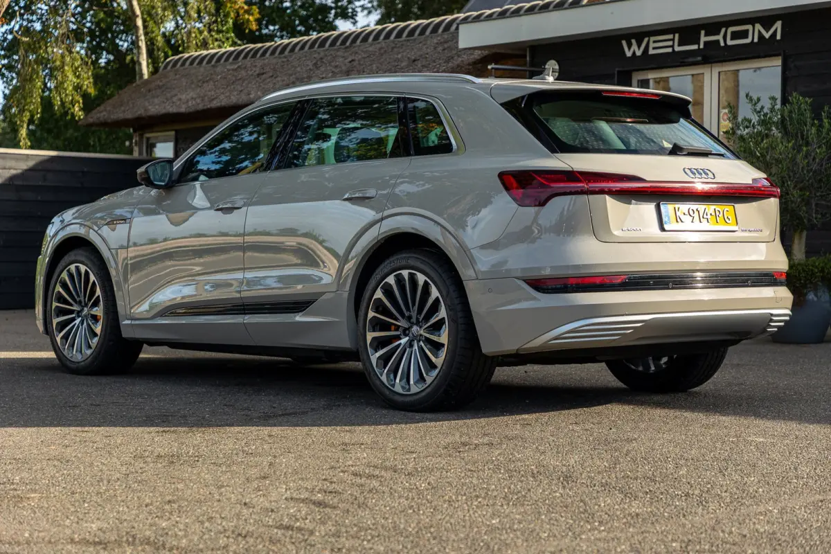 E-tron 55 quattro advanced Pro Line Plus 95 kWh Soh 95% I Siambiege I Luchtvering I Stoelkoeling & verwarming I B&O