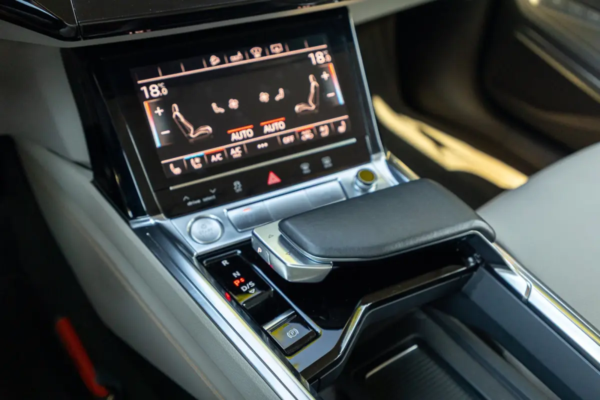 E-tron 55 quattro advanced Pro Line Plus 95 kWh Soh 95% I Siambiege I Luchtvering I Stoelkoeling & verwarming I B&O