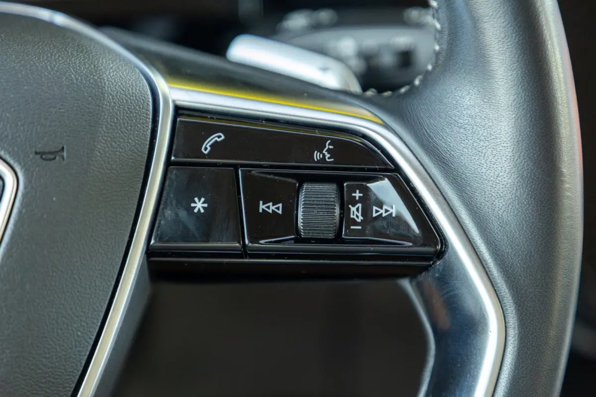 E-tron 55 quattro advanced Pro Line Plus 95 kWh Soh 95% I Siambiege I Luchtvering I Stoelkoeling & verwarming I B&O