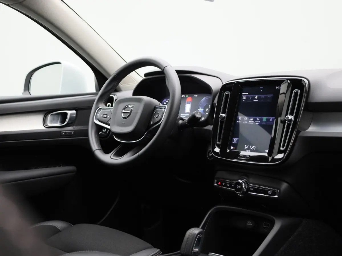 1.5 T5 Inscription Expression | Automaat | Apple Carplay / Android Auto | Virtual Cockpit | Memory Seats | Stoelverwarming | Elektrische Achterklep | Parkeersensoren| Navigatie | Climate Con