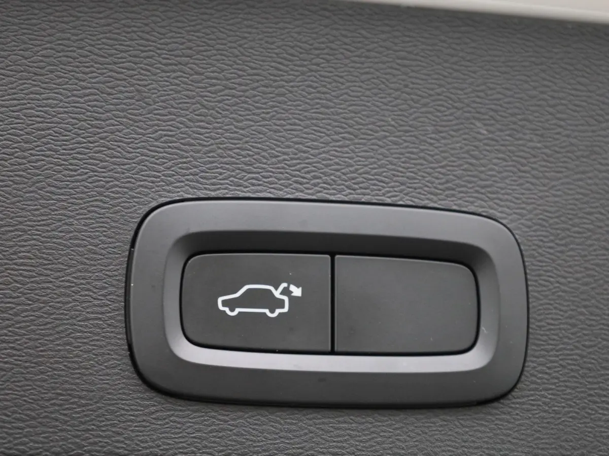 1.5 T5 Inscription Expression | Automaat | Apple Carplay / Android Auto | Virtual Cockpit | Memory Seats | Stoelverwarming | Elektrische Achterklep | Parkeersensoren| Navigatie | Climate Con